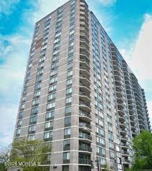 23n-770 Anderson Ave, Cliffside Park, NJ, 07010-2145 | Card Image