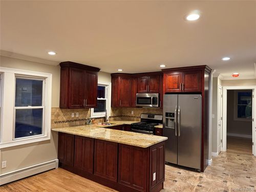 apt-2-7 Cammerer Ave, East Rockaway, NY, 11518-1947 | Card Image