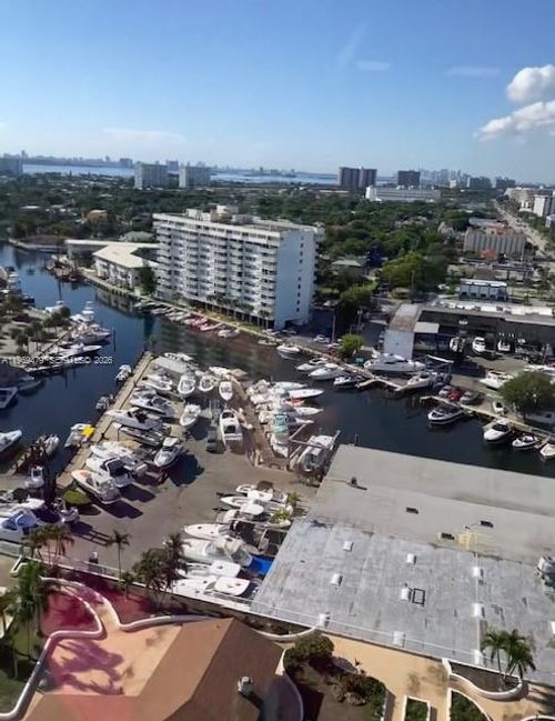 apt-902-13499 Biscayne Blvd, North Miami, FL, 33181-2028 | Card Image