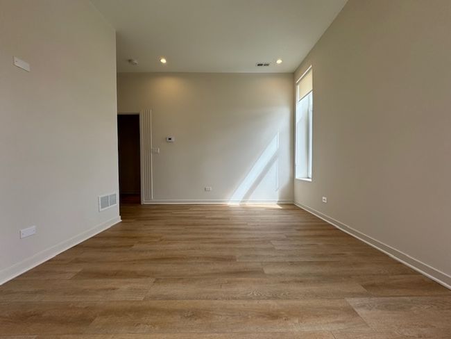 103 - 4177 W Belmont Ave, Condo with 3 bedrooms, 2 bathrooms and 2 parking in Chicago IL | Image 11