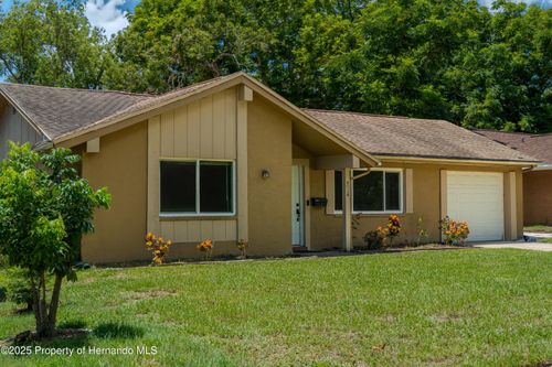 8024 Birdsong Ln, Hudson, FL, 34667-2423 | Card Image