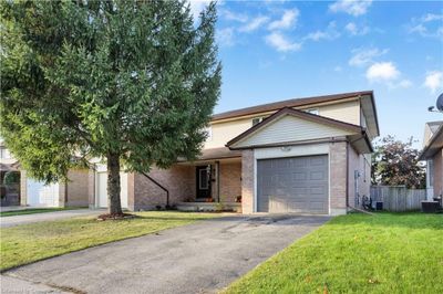 B - 647 Pinerow Cres, House other with 3 bedrooms, 1 bathrooms and 2 parking in Waterloo ON | Image 1