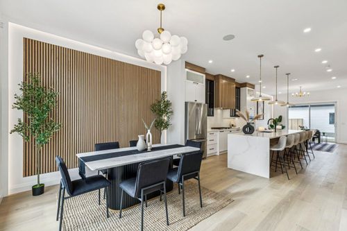 525 32 St Nw, Calgary, AB, T2N2V8 | Card Image