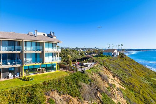 335 W I St, Encinitas, CA, 92024-4436 | Card Image