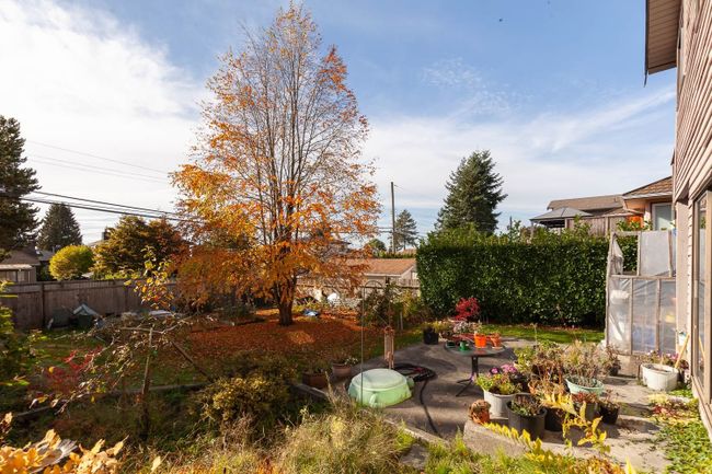 221 W 28th Street, House other with 4 bedrooms, 2 bathrooms and 3 parking in North Vancouver BC | Image 10