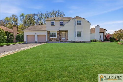 40 La Valencia Rd, Old Bridge, NJ, 08857-3305 | Card Image