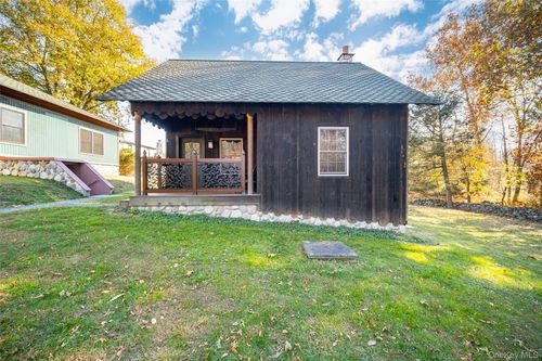 35 Clara Ave, New Windsor, NY, 12553-8714 | Card Image