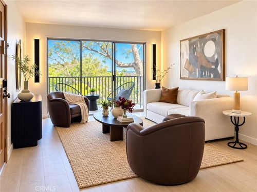 304-2330 Hosp Way, Carlsbad, CA, 92008-1221 | Card Image