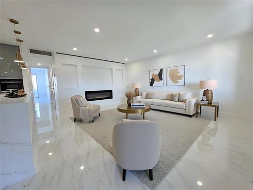 500 Brittany K, Delray Beach, FL, 33446 | Card Image