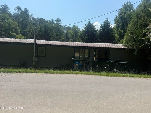 4040 Camp Hollow Rd, Sevierville, TN, 37876-6639 | Card Image