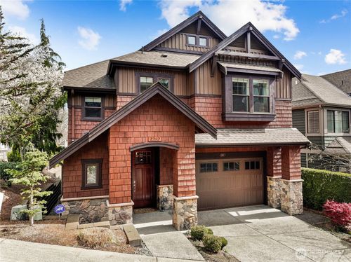 2262 Nw Fall Line Ln, Issaquah, WA, 98027-5493 | Card Image