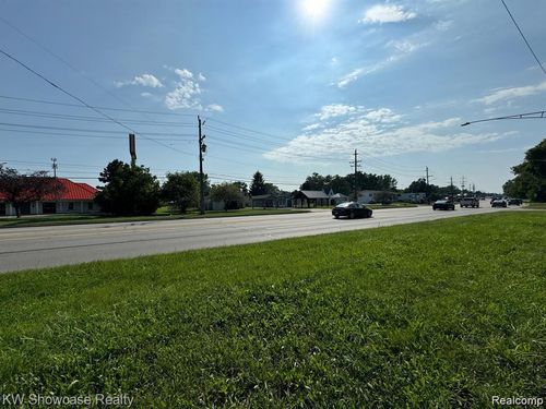 2830 Dixie Hwy, Waterford, MI, 48328-1713 | Card Image