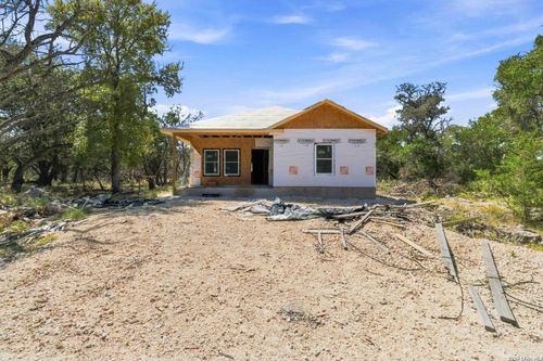 1301 Winding Creek Trl, Spring Branch, TX, 78070-5321 | Card Image