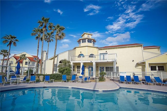 Community club house and pool. Inviting - isn't it? | Image 29