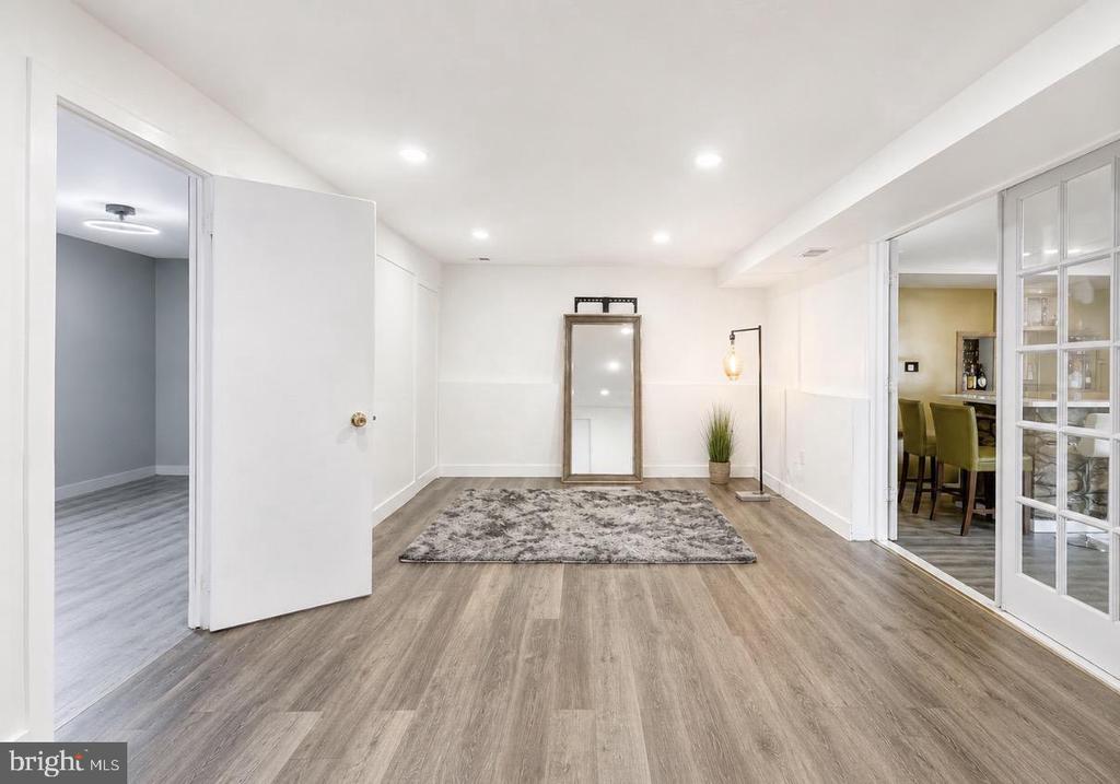 Residential Lease in WESTAMPTON 2