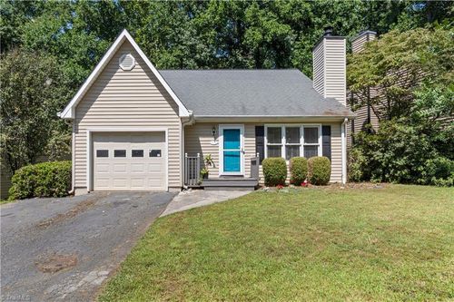 4965 Lochraven Dr, Winston Salem, NC, 27104-2417 | Card Image
