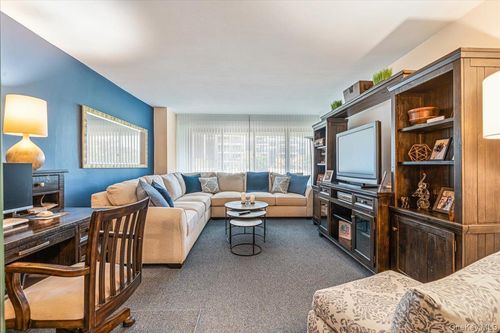 1g-18-15 215 Street, New York, NY, 11360 | Card Image