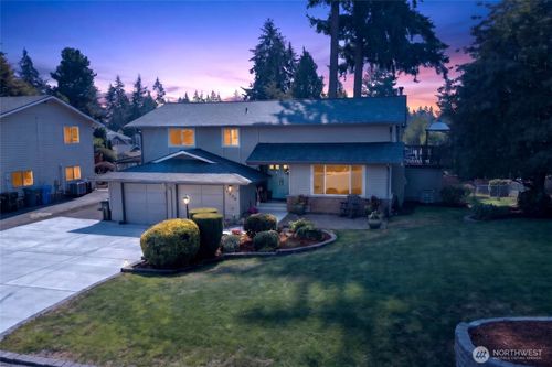 2622 211th Ave E, Lake Tapps, WA, 98391-9054 | Card Image