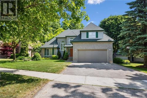 610 Burning Bush Rd, Waterloo, ON, N2V2A4 | Card Image