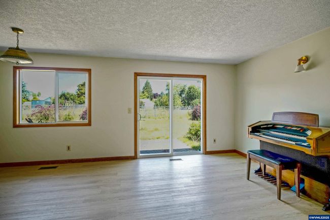 1679 Mistwood Dr Ne, House other with 3 bedrooms, 2 bathrooms and null parking in Keizer OR | Image 12