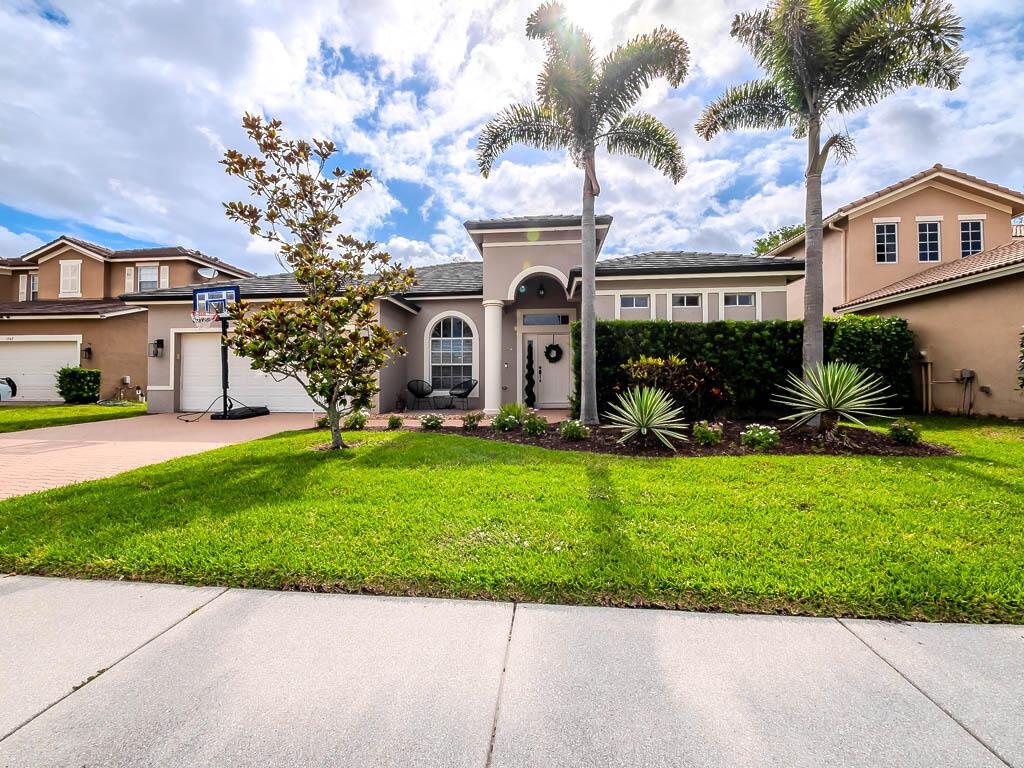 Newhaven Point Ln, Royal Palm Beach, FL 33411