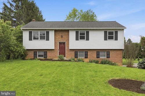 42 Pinewood Ave, LITITZ, PA, 17543-8773 | Card Image