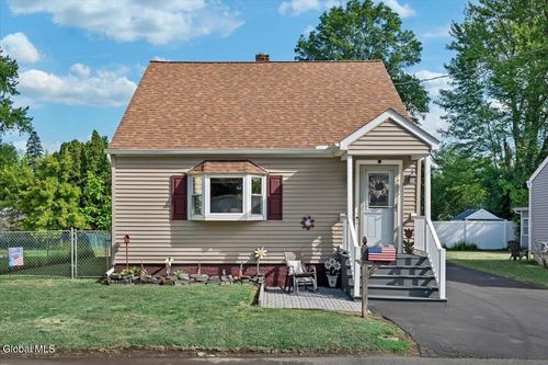 8 Lakeview Ave, Rensselaer, NY, 12144-3418 | Card Image