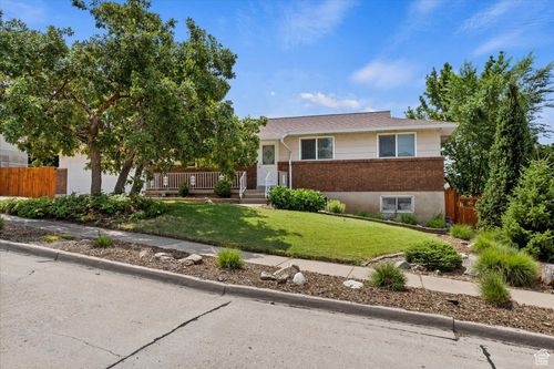 304 E 1200 N, Centerville, UT, 84014-1516 | Card Image