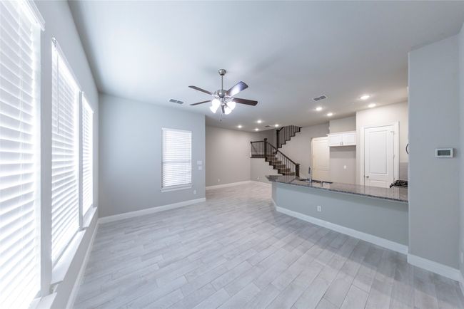 1571 Windermere Way, Townhouse with 3 bedrooms, 3 bathrooms and null parking in Farmers Branch TX | Image 7