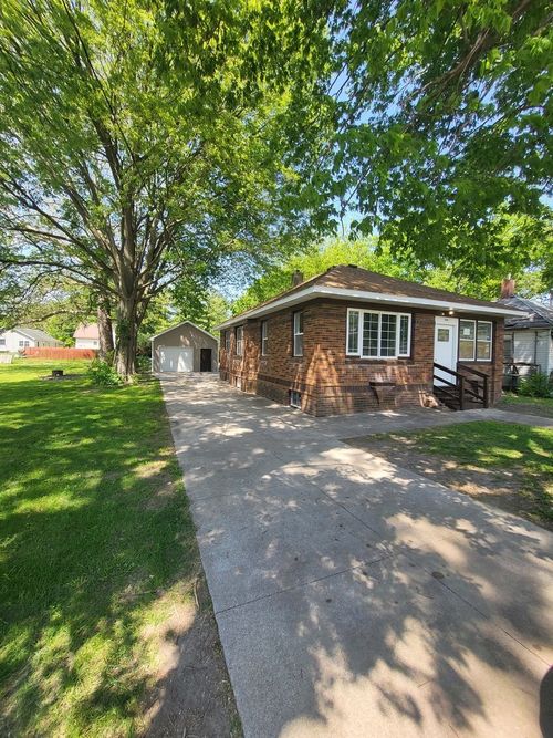 1406 S Bloomington St, Streator, IL, 61364-3812 | Card Image