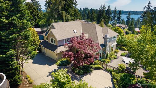 502 95th Ave Ne, Bellevue, WA, 98004-4923 | Card Image
