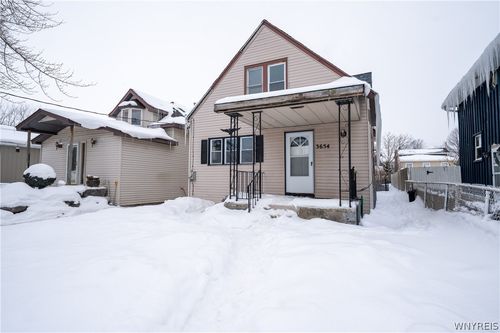 3654 7th St, Buffalo, NY, 14219-1428 | Card Image