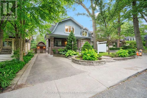 34 Munro Park Ave, Toronto, ON, M4E3M3 | Card Image