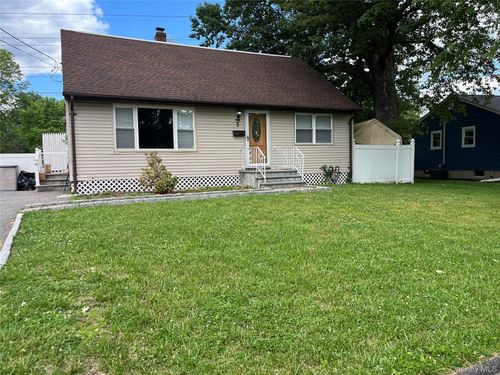9 Walter Dr, Stony Point, NY, 10980-1205 | Card Image