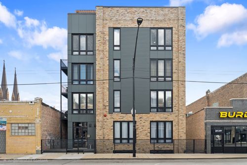 4n-ph-2135 W Cermak Rd, Chicago, IL, 60608-4005 | Card Image