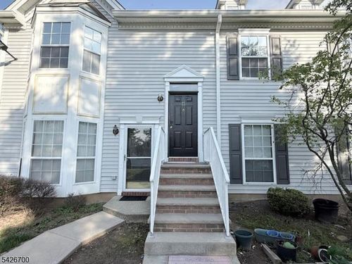 27 Columbus Dr, Franklin Park, NJ, 08823-1727 | Card Image