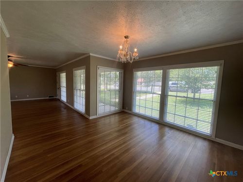 601 S Arnold St, Lampasas, TX, 76550-2541 | Card Image