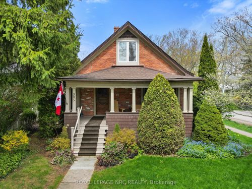 305 Victoria St, Niagara On The Lake, ON, L0S1J0 | Card Image