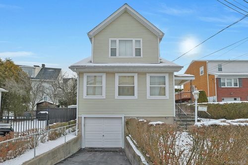 16 Richardson Pl, Eastchester, NY, 10709-3114 | Card Image