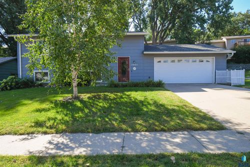 2005 E Tracy Ln, Sioux Falls, SD, 57103-0764 | Card Image