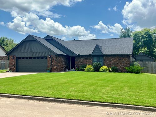 2807 Irving St, Muskogee, OK, 74403-3934 | Card Image