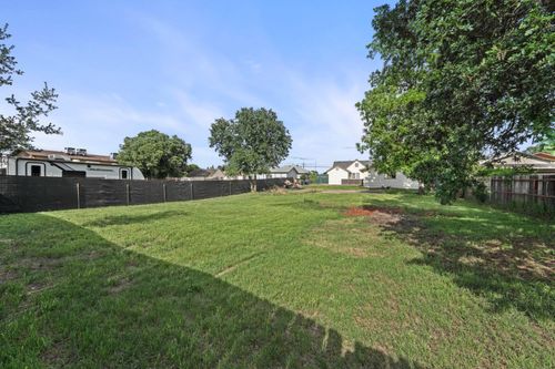 216 Mcfarland Street, Galt, CA, 95632 | Card Image