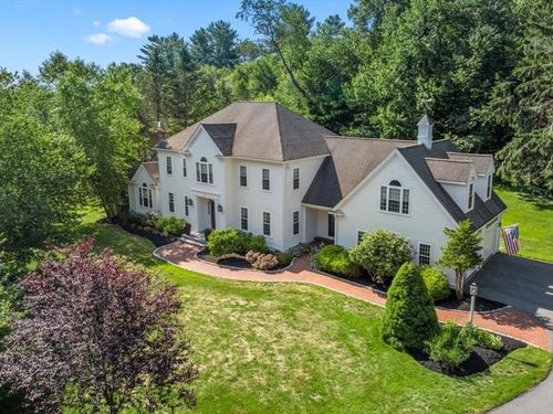 2 Blackthorne Ln, Norwell, MA, 02061-2203 | Card Image