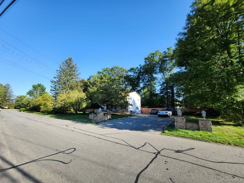 24 Tennyson Dr, Nanuet, NY, 10954-1124 | Card Image