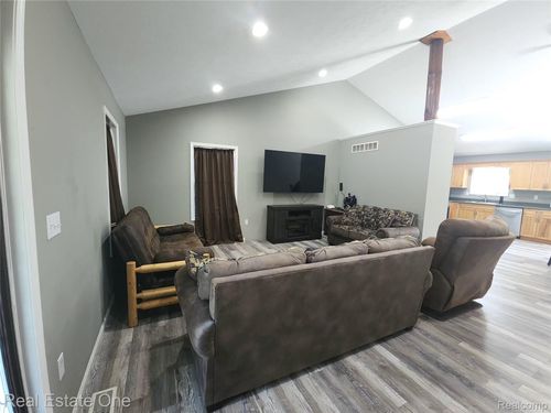 11441 Wooden Rd, Hanover, MI, 49241-9768 | Card Image