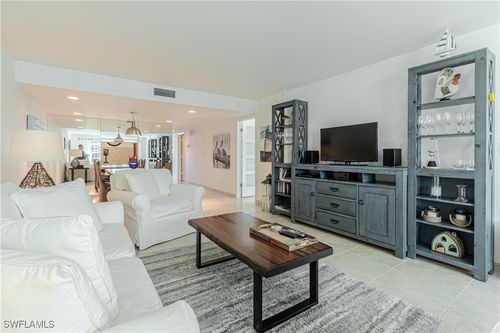101-4200 Belair Ln, NAPLES, FL, 34103-3147 | Card Image