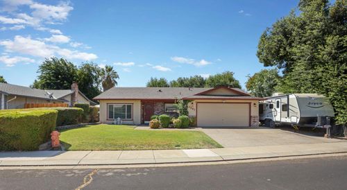 1207 Huntington Pl, Manteca, CA, 95336-2904 | Card Image
