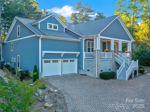 143 Long Tail Ln, Hendersonville, NC, 28739-0122 | Card Image