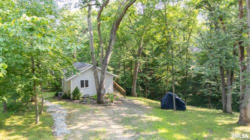 106 Hawthorne Ct, Dahinda, IL, 61428-9743 | Card Image