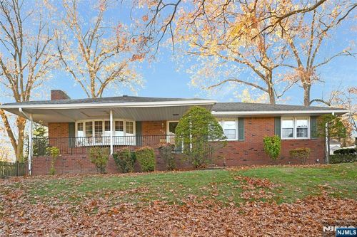 412 Coolidge Ave, Twp Washingtn, NJ, 07676-4704 | Card Image